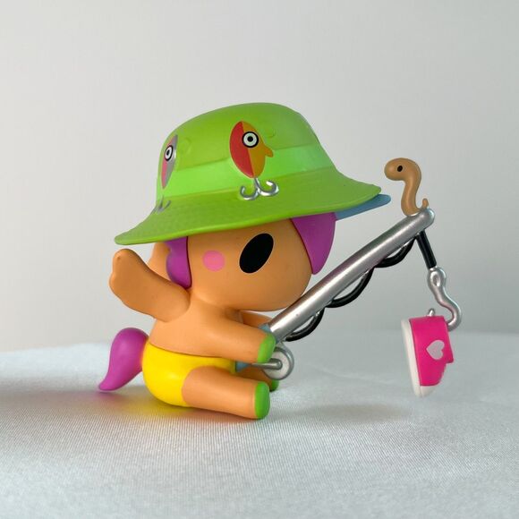 Tokidoki Gone Fishin' Fun in the Sun Unicorno Fishing Rod Unicorn Beach Figure - Picture 2 of 10